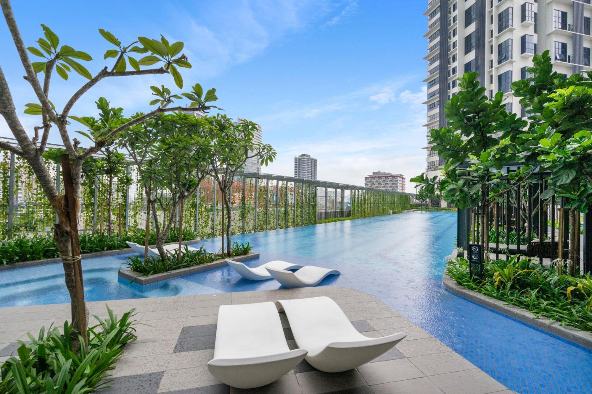 Highpark Suites At Petaling Jaya, Kelana Jaya By Plush Exterior foto